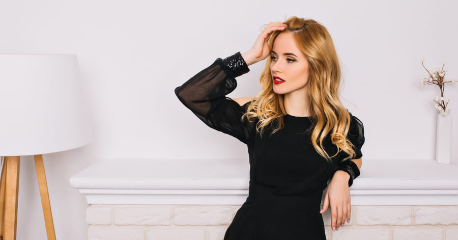 Qué accesorios usar para combinar con vestido negro y colores