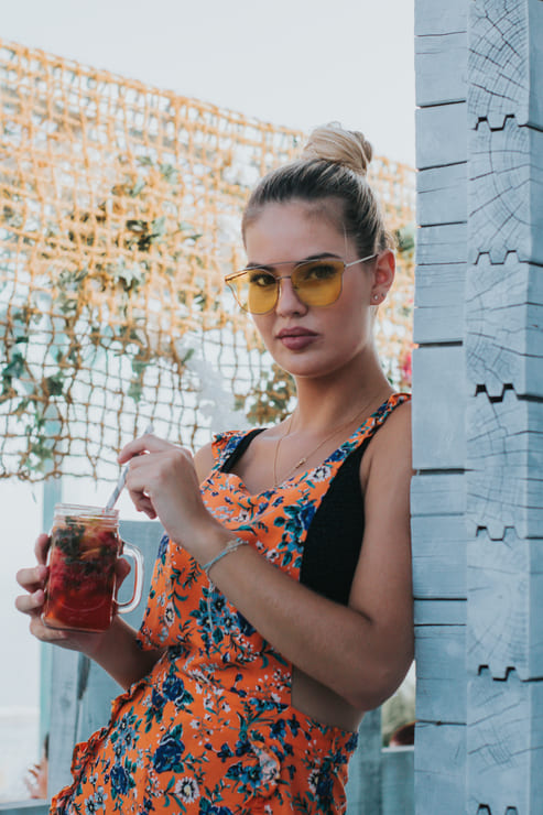 Ideas de looks con vestido naranja corto y accesorios